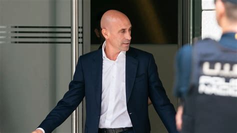 La Fiscalía pide 2 años y medio de cárcel para Rubiales por agresión