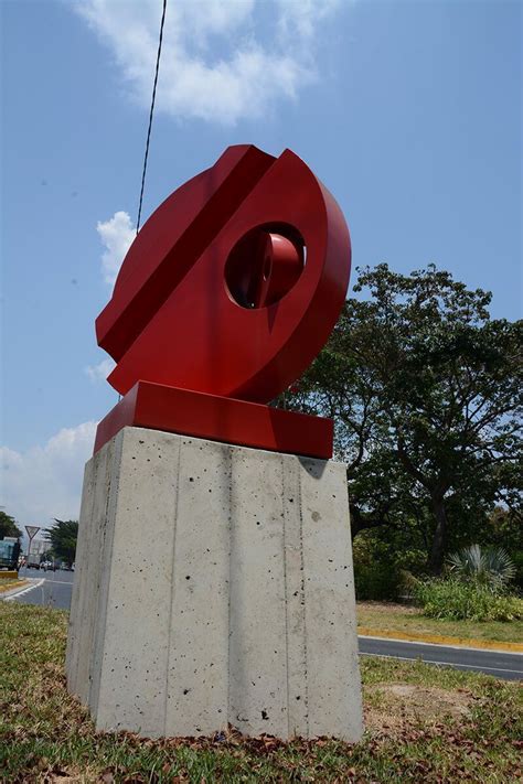 Las Esculturas En Caracas Haiman El Troudi