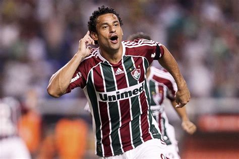 V Deo Bandidos Armados Atacam Fred Ex Jogador Do Fluminense No Rio