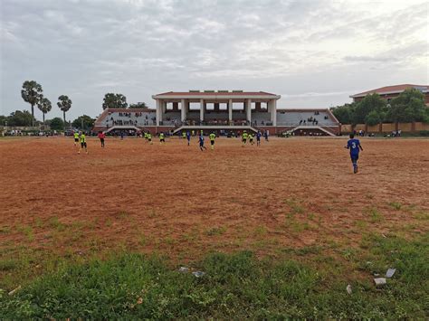 Lomé Terrain du Lycée de Tokoin sportandtravel de