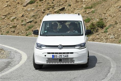 Volkswagen Caddy In Arrivo La Versione Ibrida Plug In Foto Spia