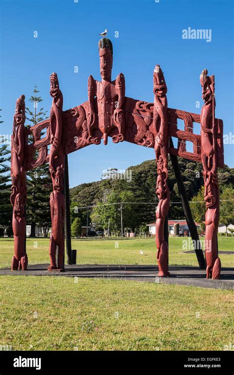 Maori Pou Whenua Carved Poles Hi Res Stock Photography And Images Alamy