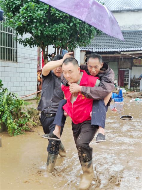 探访黄山救母遇难男子所在村落，村民：洪水七八分钟涨过头顶腾讯新闻