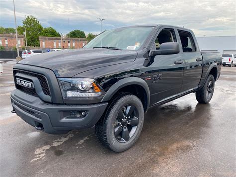 New 2020 Ram 1500 Classic Warlock 4×4 Crew Cab 5’7 Box