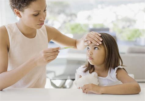 Febbre Nei Bambini Come Comportarsi I Consigli Del Pediatra