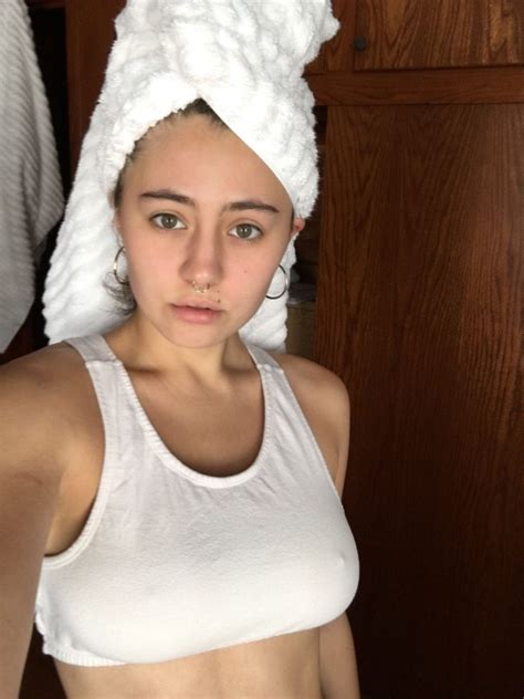 Lia Marie Johnson Nude Sexy 5 Photos TheFappening