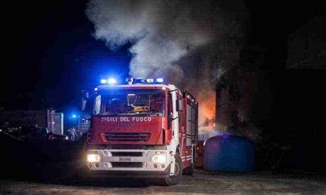 Roma Incendio A Pietralata Roma Metropolitan Magazine