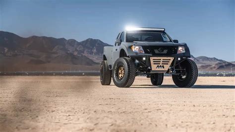 Nissan Frontier Desert Runner Omnifurgone It Foto