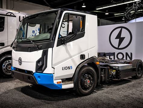 Lion Electric Debuts Class 5 All Electric Truck NGT News