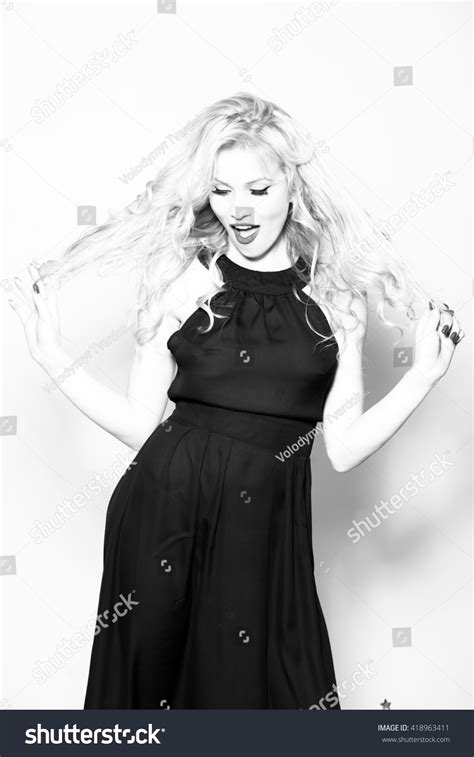 Attractive Sexy Woman Blonde Curly Hair库存照片 Shutterstock
