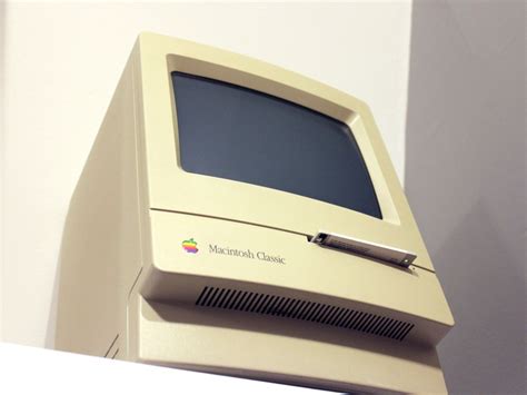 U S A 1990 Introduced By Apple Computer In The Fall Of 1990 The