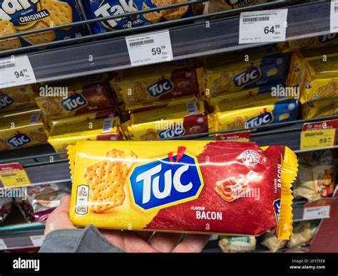 Tuc Biscuits Snack Hi Res Stock Photography And Images Alamy