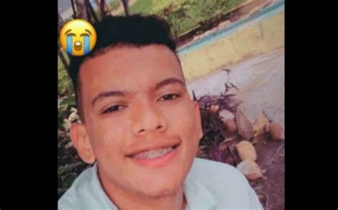 Tristeza Jovem Que Estava Desaparecido Encontrado Morto Em Rio De