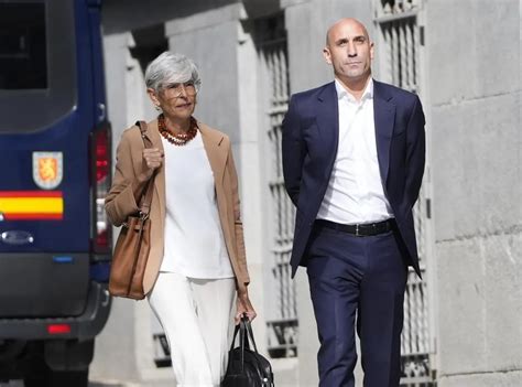 La Juez Cita A Rubiales El De Abril Para Que Declare Como