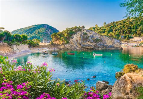 The 8 Top Attractions In Greece | CuddlyNest