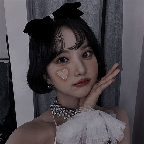 Eunha Aesthetic Icon 𝙚𝙥𝙝𝙚𝙢𝙚𝙧𝙖𝙡𝙟𝙪𝙣𝙜𝙠𝙤𝙤𝙠 Girl Icons Choker Necklace