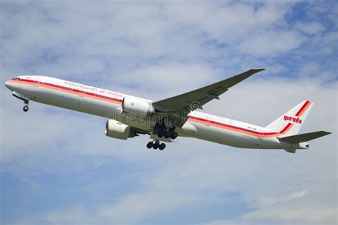 Garuda Indonesia Boeing 777 With Retro Livery Editorial Photo Image