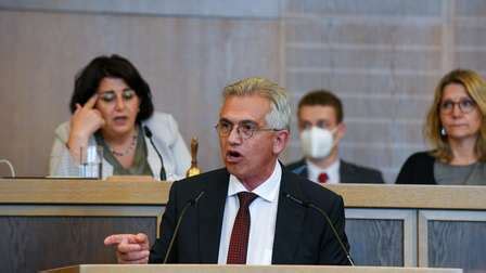 Frankfurter Stadtparlament wählt OB Peter Feldmann ab