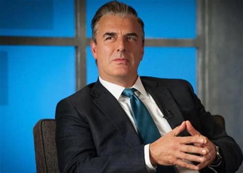 Ο γοητευτικός Mr Big του Sex and the City με μπαστούνι και παντόφλες
