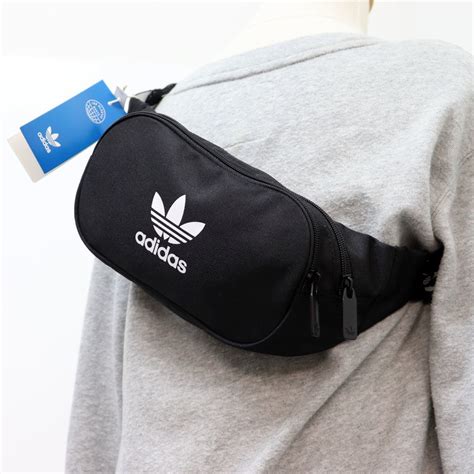 【未使用】★アディダス オリジナルス Adidas Originals 新品 シンプル ロゴ入り ボディバッグ ウエストバッグ ポーチ Bag