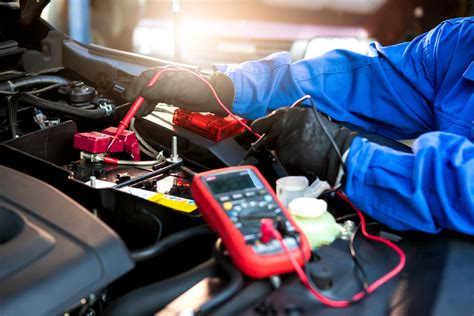 5 Things Every Hybrid and Electric Vehicle Mechanic Should Know