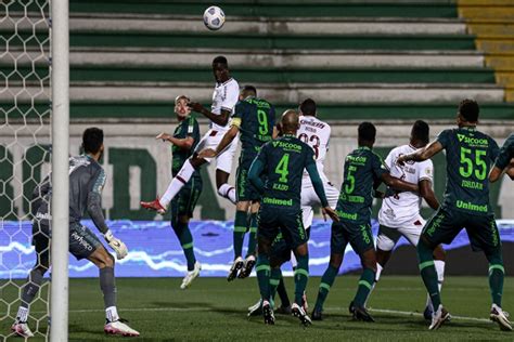 Fluminense Vence E Encosta No G Chapecoense Fecha Turno Sem Vit Ria