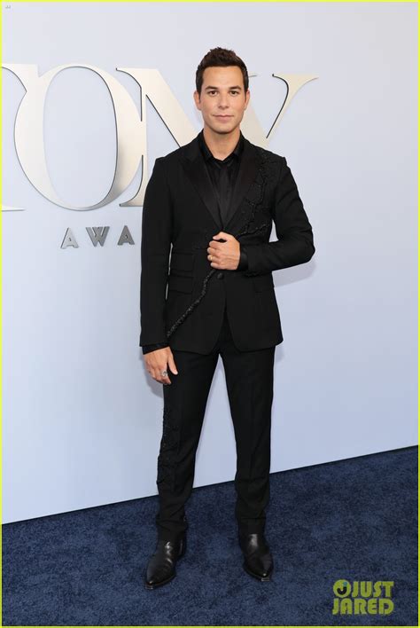 Ben Platt Kisses Fiance Noah Galvin On Tony Awards Red Carpet