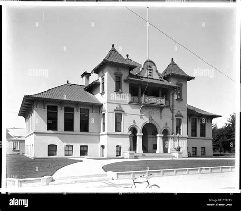 Exterior View Of The Santa Ana Public Library Ca1910 Stock Photo Alamy