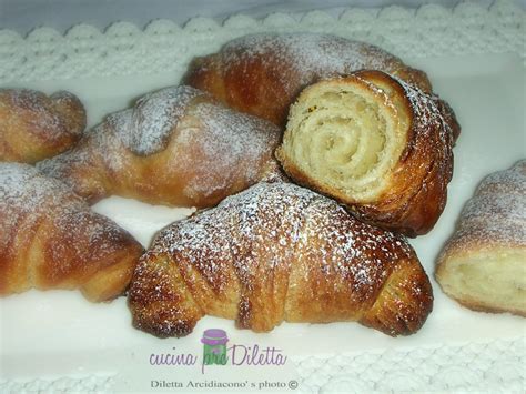 Cornetti Sfogliati Fatti In Casa Le Ricette Di Cucina Prediletta