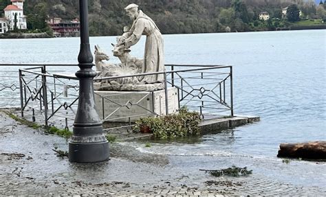 Il Livello Del Lago Maggiore Continua A Salire Superata La Soglia Di