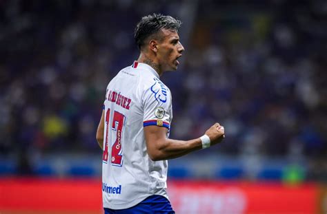 Lucho Rodríguez comemora gol e valoriza ponto ganho fora de casa