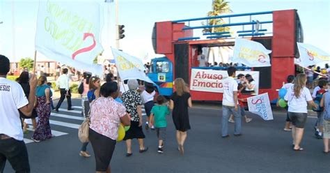 G1 Protesto pelas ruas do ES pede o fim da violência contra a mulher