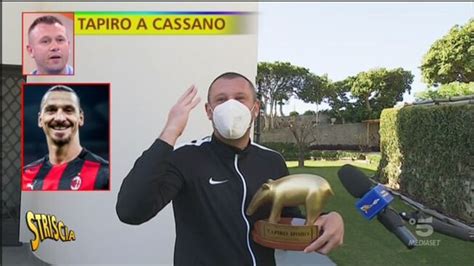 Cassano Contro La Serie Tv Su Totti Arriva Il Tapiro D Oro Striscia