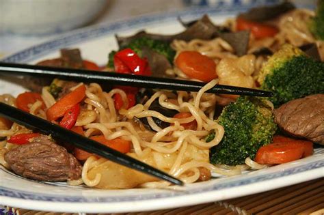 Nouilles chinoises au boeuf et aux légumes Recettes et Terroirs