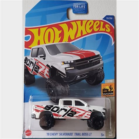 Hot Wheels 2019 Chevy Silverado Trail Boss LT