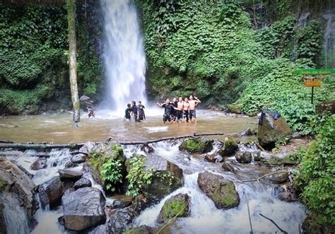 Cantiknya Air Terjun Batu Lapis Di Talang Ogan Tanggamus