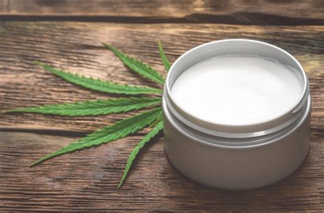 Crème CBD plus efficace que la crème anti âge Tout Pour Les Femmes