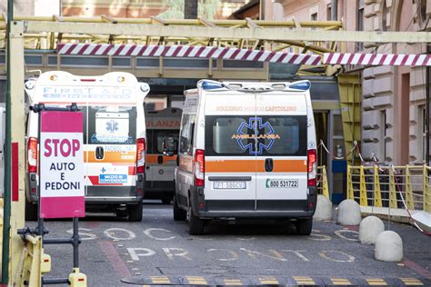 Incidente A Silvi Precipita Dal Balcone Mentre Stende I Panni Morta