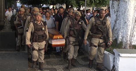 G1 Policial Militar Morto Ao Reagir A Roubo A ônibus é Enterrado Em