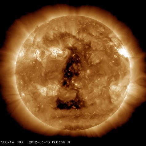 Huge Coronal Hole Is Sending Solar Wind Our Way - Universe Today