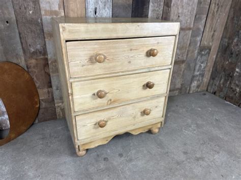 Antique Victorian Pine Chest Of Three Drawers C 1870 Belvoir