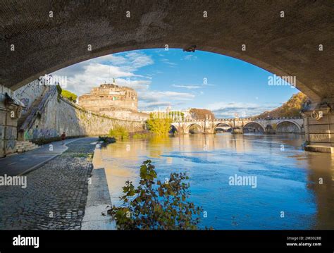 Rome Italie Le Tibre Et La Rue Monumentale Lungotevere Dans La