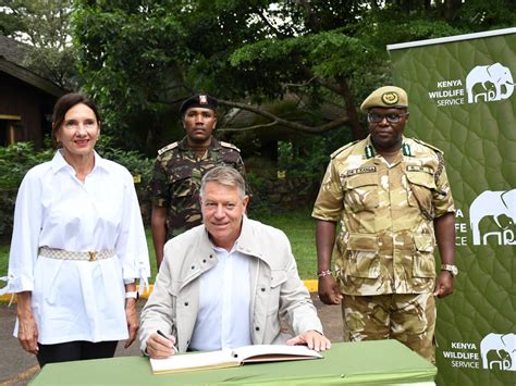 Klaus și Carmen Iohannis fotografiați la safari în Kenya Cuplul