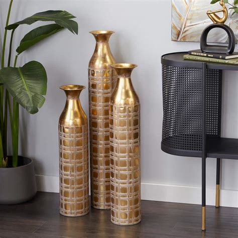 Litton Lane In In In Gold Tall Distressed Metallic Metal