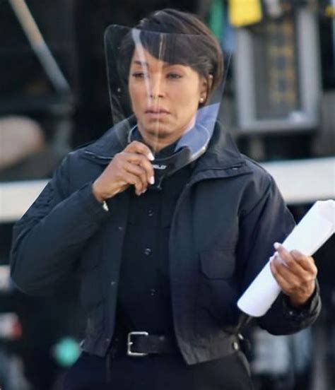 Athena Grant Jacket Angela Bassett 9 1 1 Jacket Jackets Masters