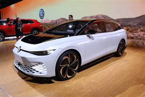 Volkswagen Ripensa Alle Station Wagon Spunta La Passat Elettrica