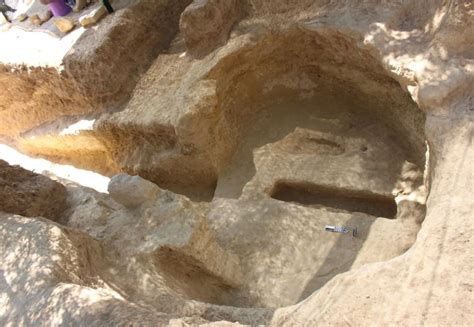 Nemea’s Aidonia Dig Reveals Two Unlooted Mycenaean Period Tombs