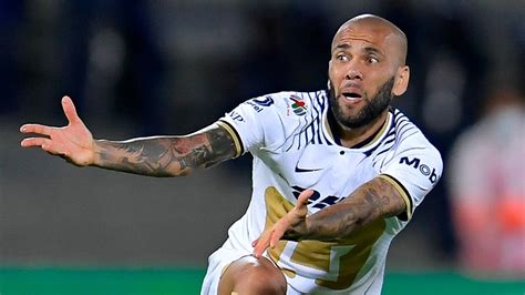 Dani Alves Pierde Patrocinadores Y Pumas Le Exige Millones De D Lares