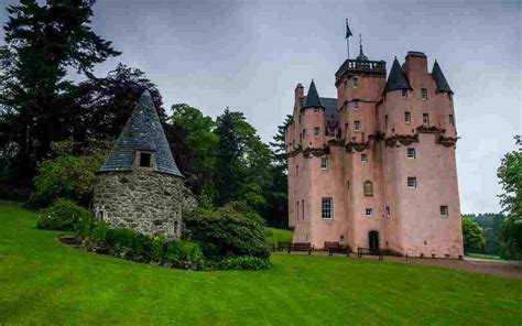 Best Castles near Aberdeen - Historic European Castles