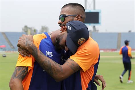 An Emotional Moment Krunal And Hardik Pandya Hug After The Older